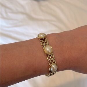 Gold and Cream Pearl Bracelet with Mesh Design